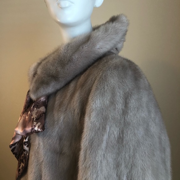AUTHENTIC MINK FUR COAT 🧥 - Picture 4 of 9